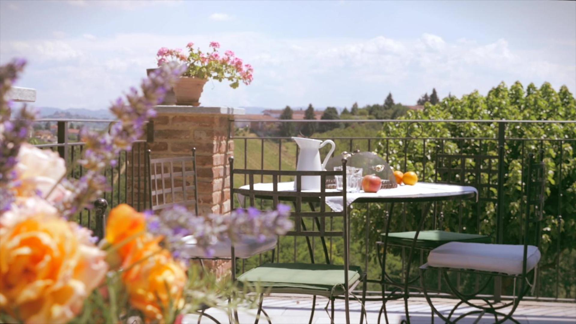 Alta Villa The Countryhouse Adults Only Boutique Bnb Vigliano d'Asti Esterno foto