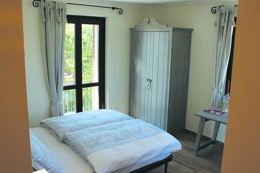 Alta Villa The Countryhouse Adults Only Boutique Bnb Vigliano d'Asti Camera foto