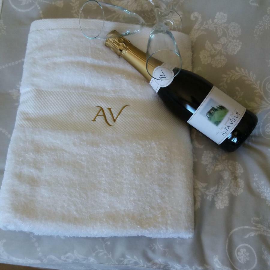 Alta Villa The Countryhouse Adults Only Boutique Bnb Vigliano d'Asti Esterno foto