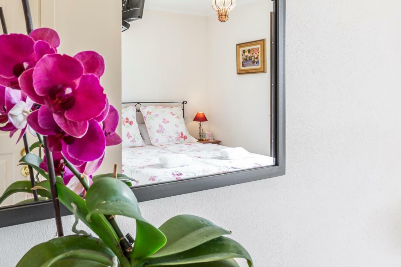 Alta Villa The Countryhouse Adults Only Boutique Bnb Vigliano d'Asti Esterno foto