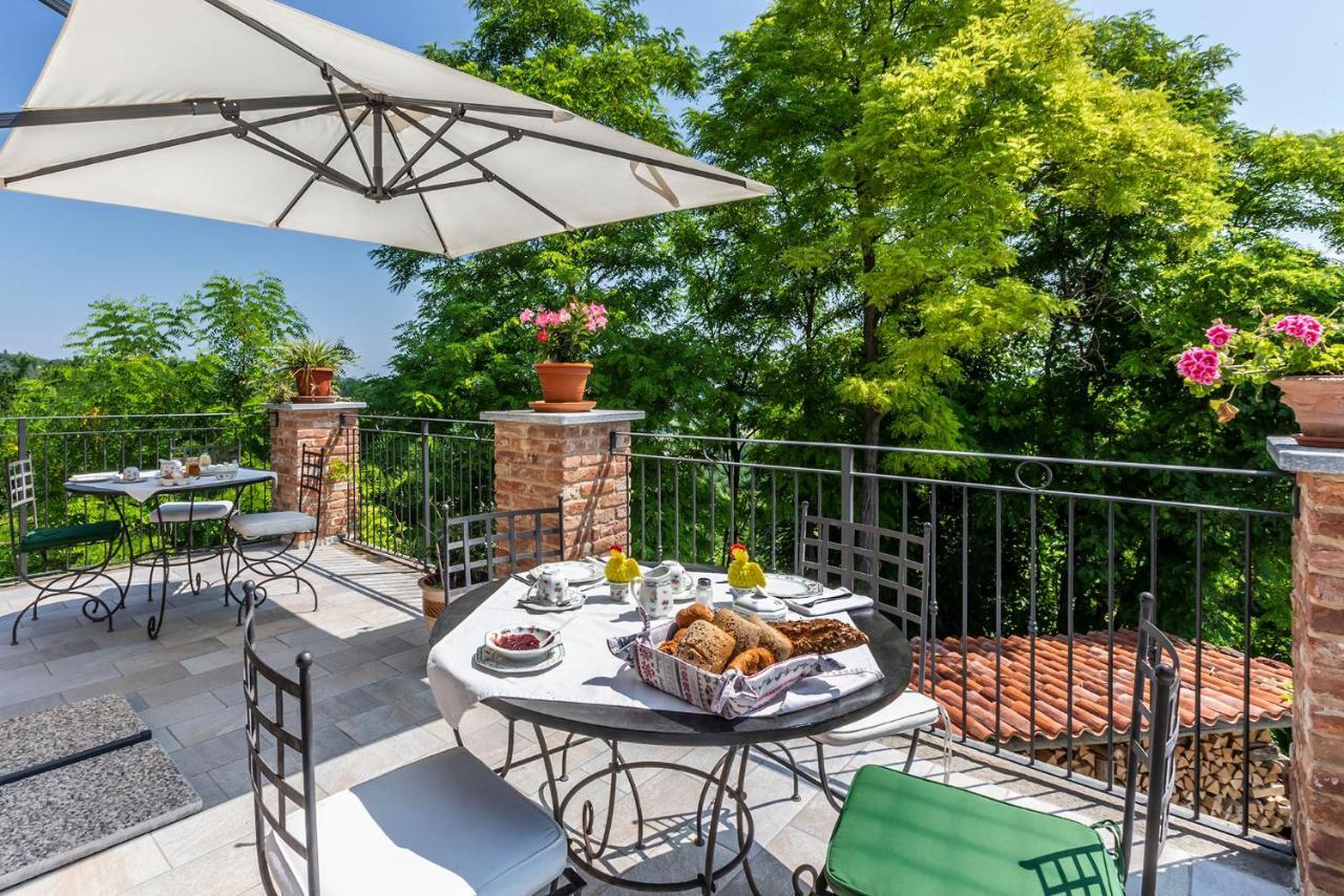Alta Villa The Countryhouse Adults Only Boutique Bnb Vigliano d'Asti Esterno foto